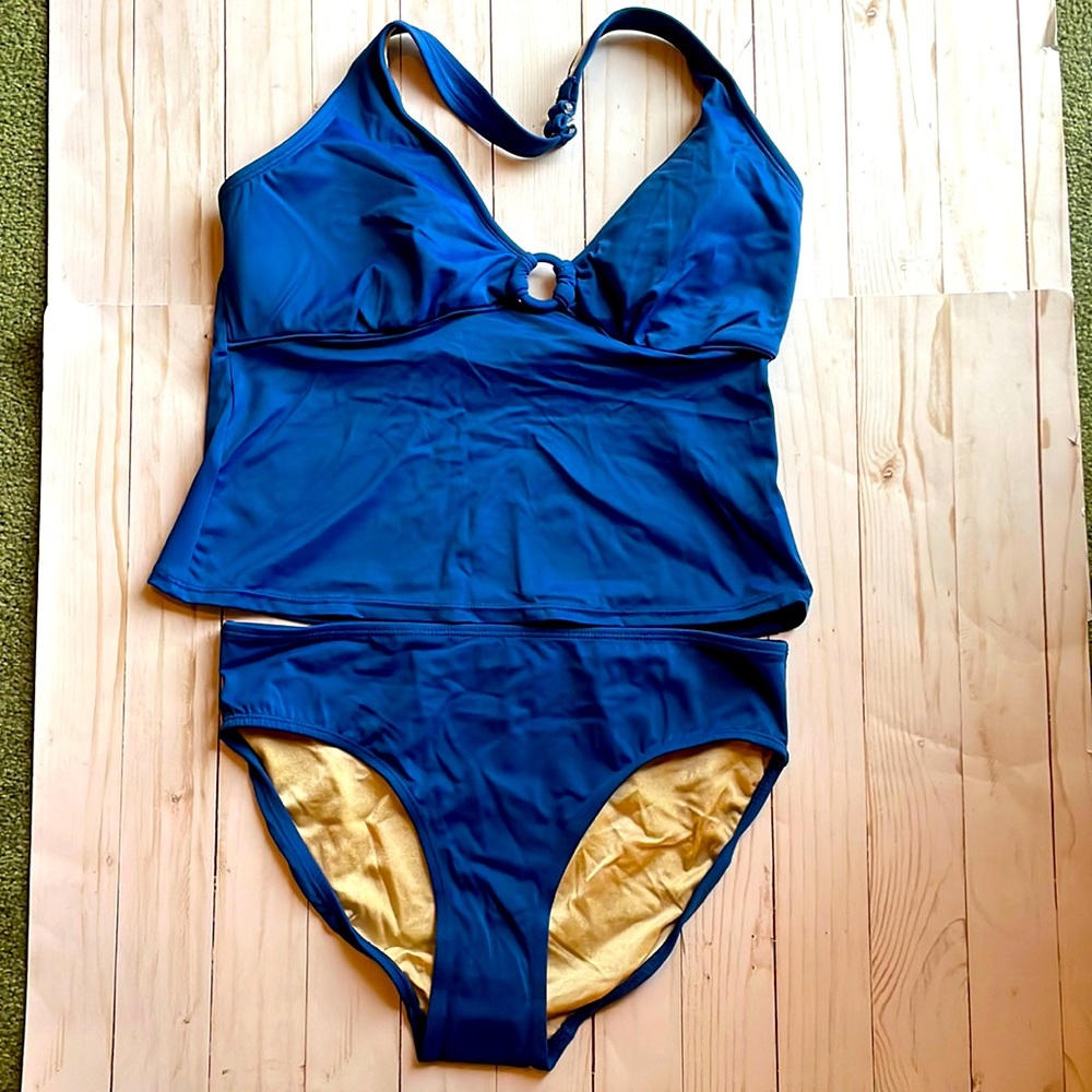 NWT Size Large Tropical Escape Halter Tankini